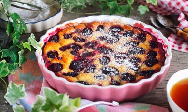 Herkullinen luumuclafoutis eli ranskalainen pannari