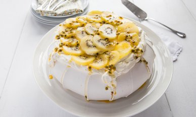 Pavlova kiivillä ja passionhedelmällä